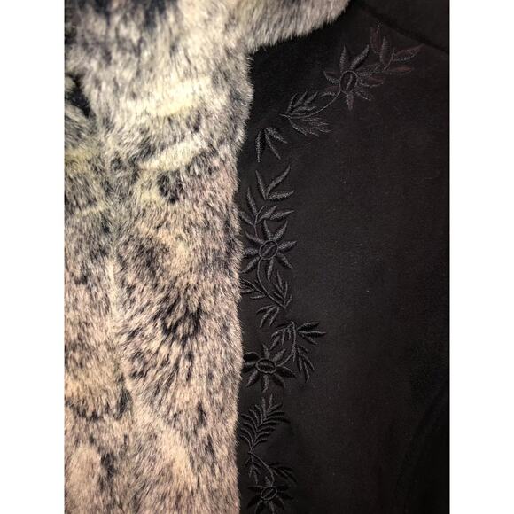 LLBean Warm  Black Faux Suede Embroidered Coat‎ Women's Size M - Picture 8 of 11